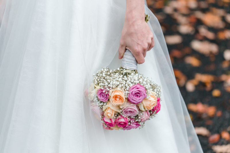 wedding flowers by sarahandsamuelphotography